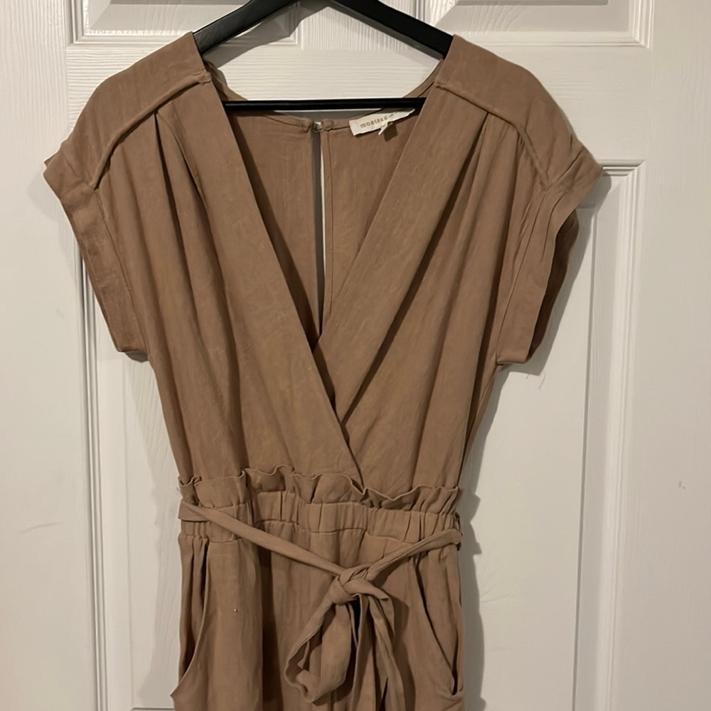 NWOT Monteau Los Angeles beige romper size M